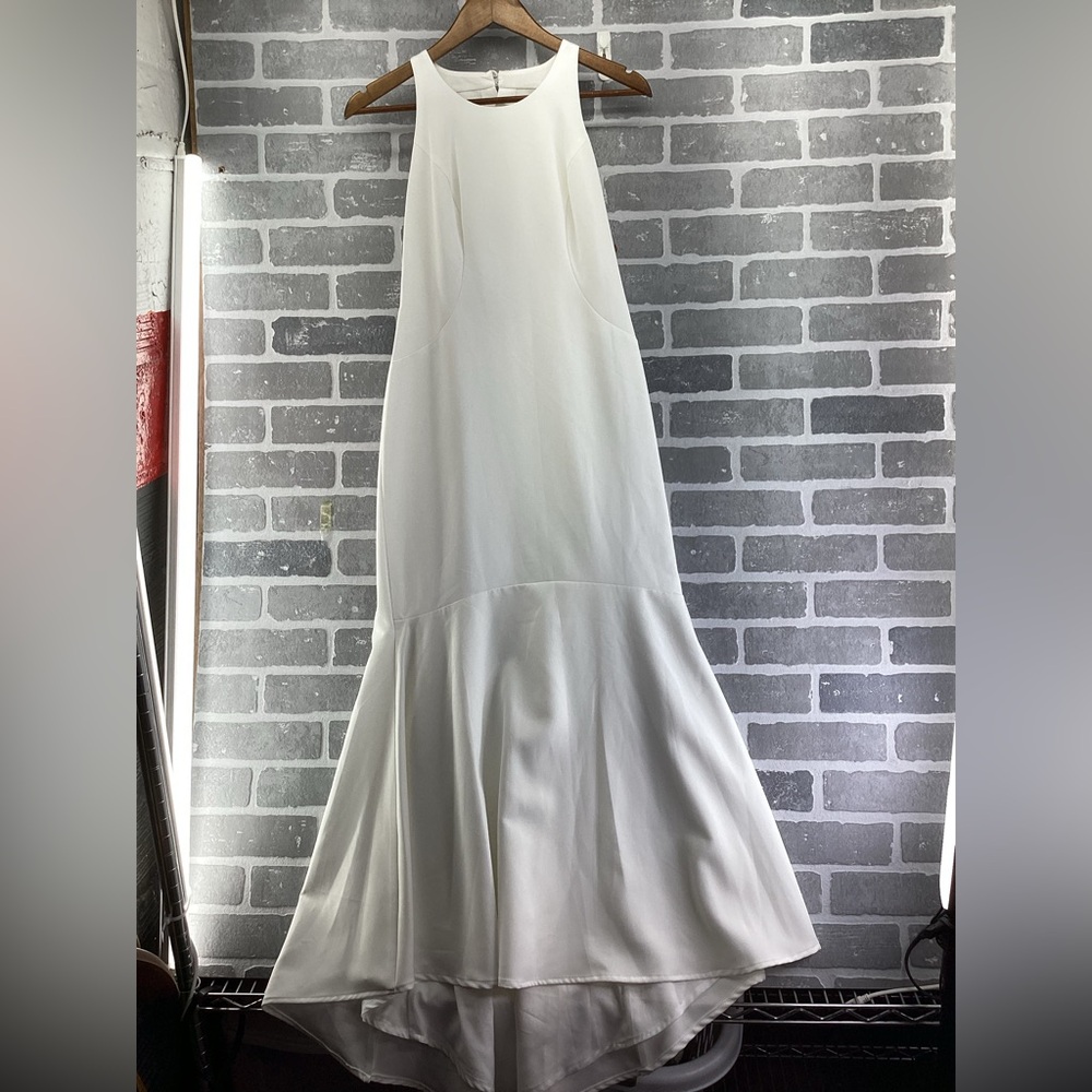 Nicole Miller New York White ruffle back crepe floral gown size 2 new